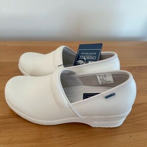 Cherokee White Slip-On Nursing Shoes